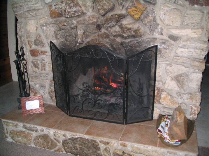 Fireplace2.JPG